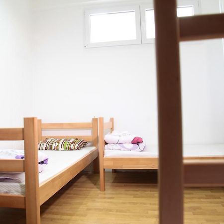 Hostel Jellostone Belgrade Extérieur photo