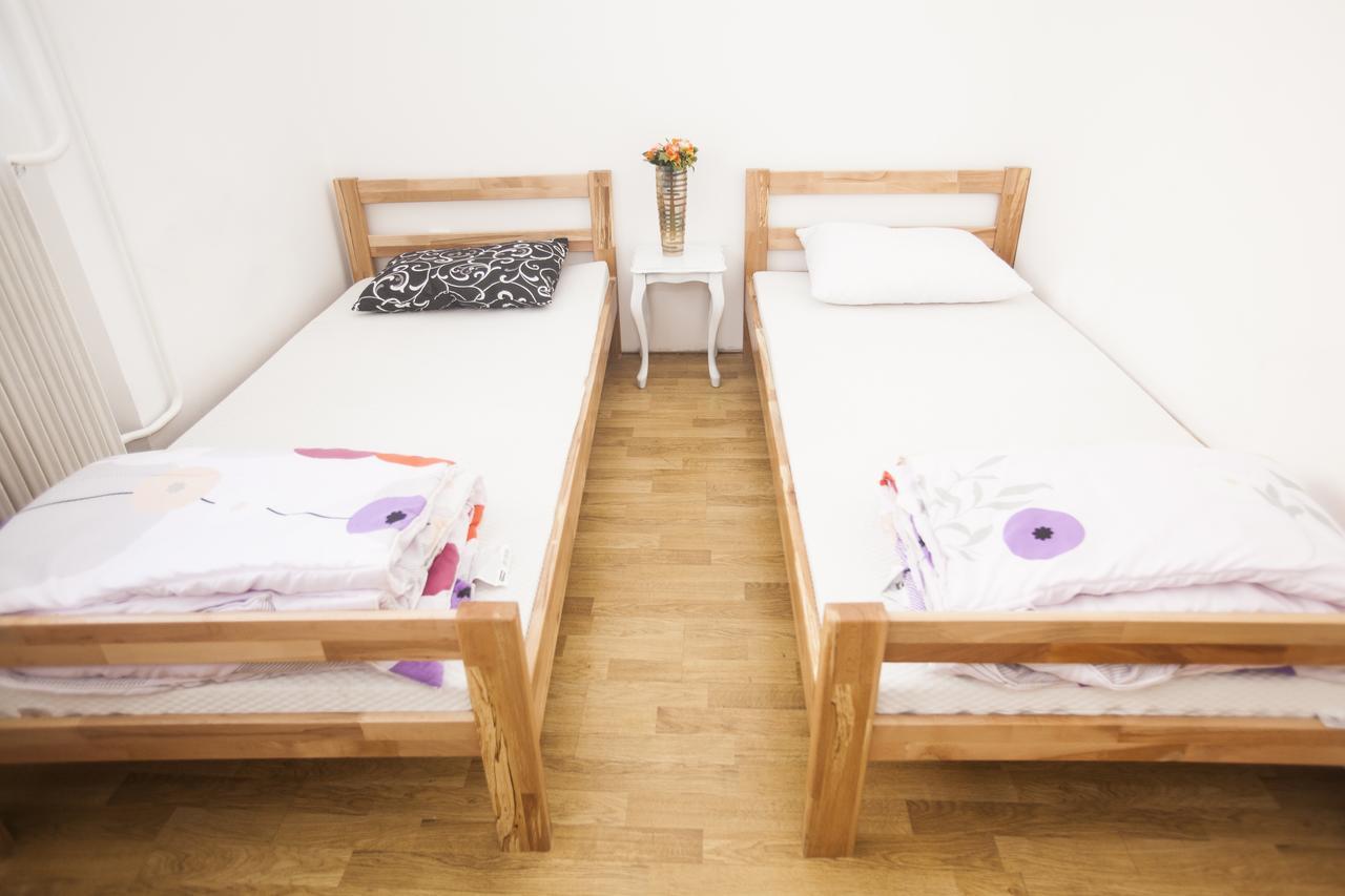 Hostel Jellostone Belgrade Extérieur photo