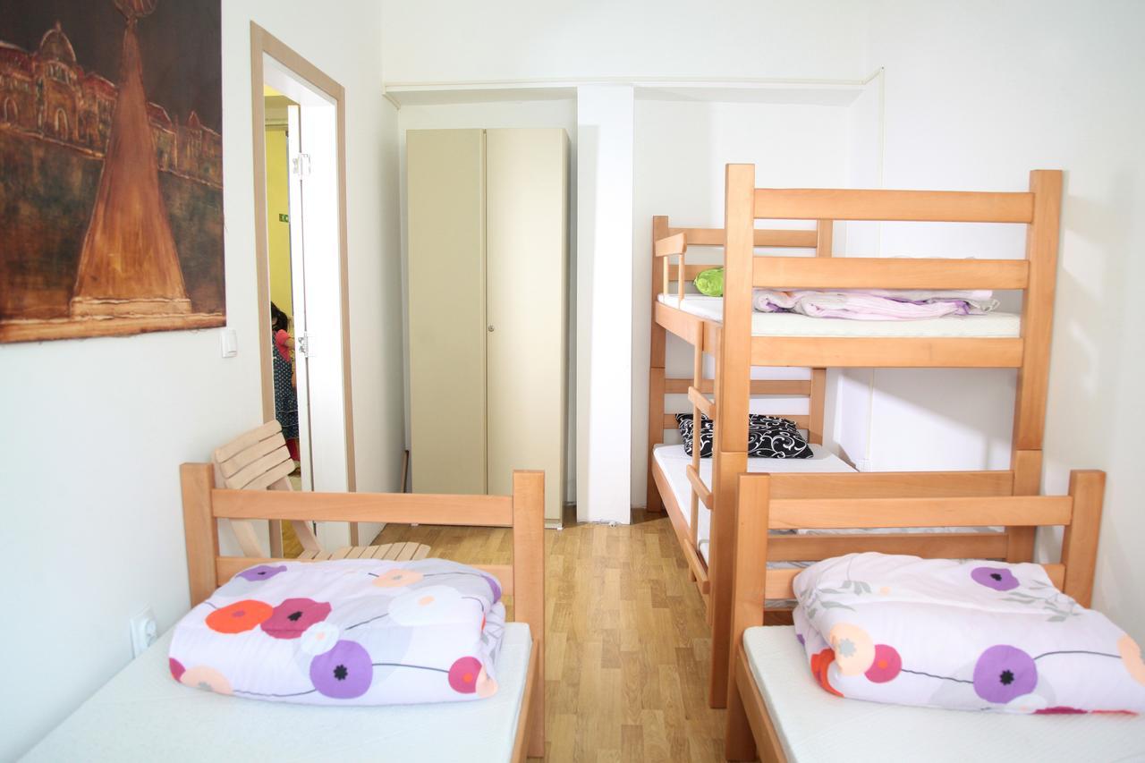 Hostel Jellostone Belgrade Extérieur photo