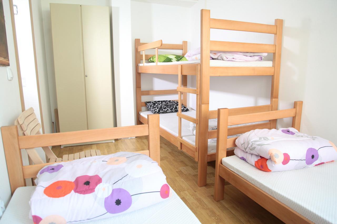 Hostel Jellostone Belgrade Extérieur photo